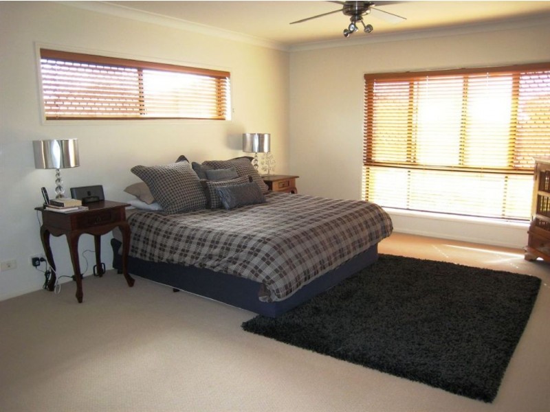 13 Rebholz Drive, Benowa QLD 4217