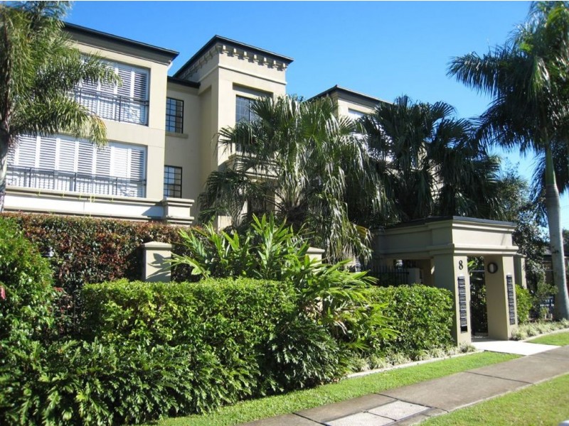2/8-12 Parnoo Street, Chevron Island QLD 4217