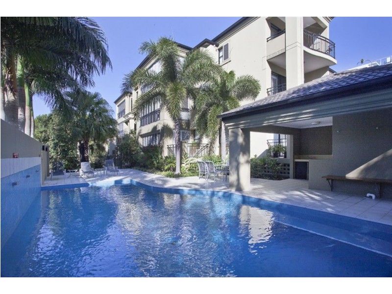 2/8-12 Parnoo Street, Chevron Island QLD 4217