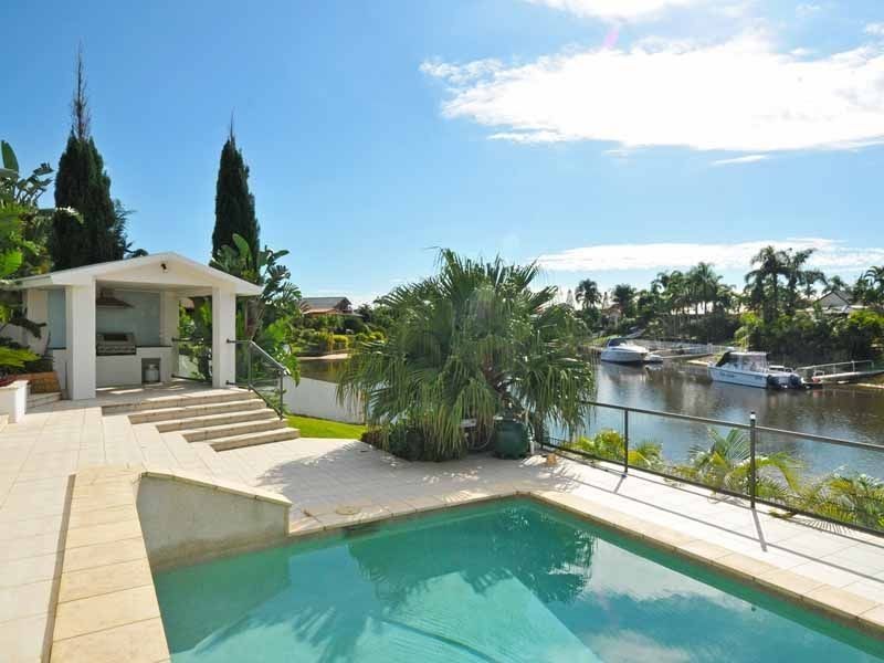 12 Montrose Court, Benowa QLD 4217