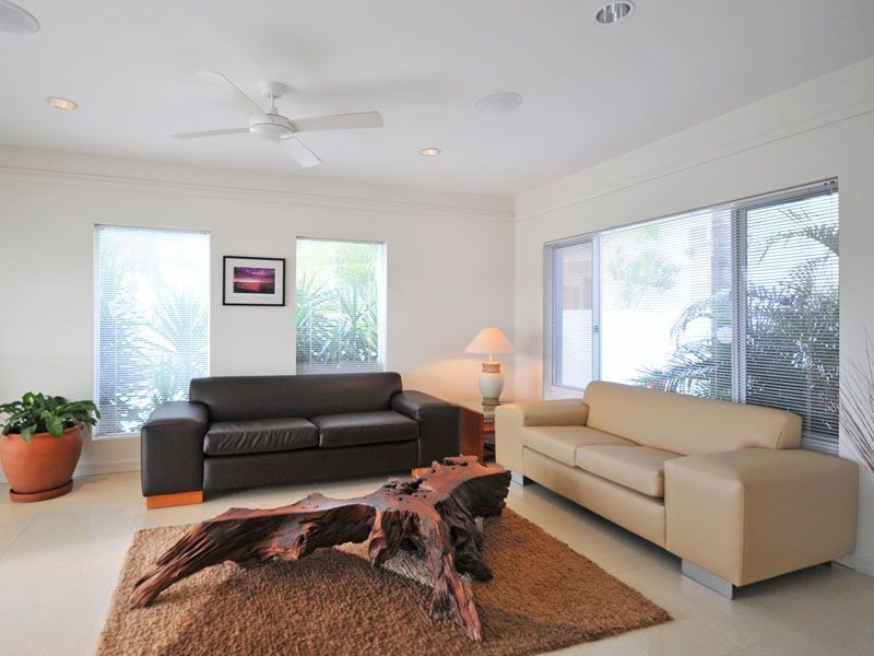 12 Montrose Court, Benowa QLD 4217