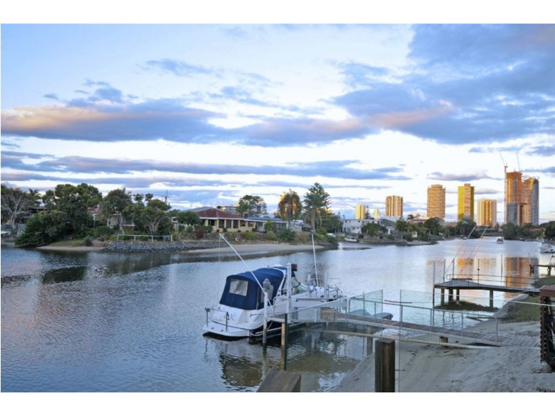 54 Clear Island Road, Broadbeach Waters QLD 4218