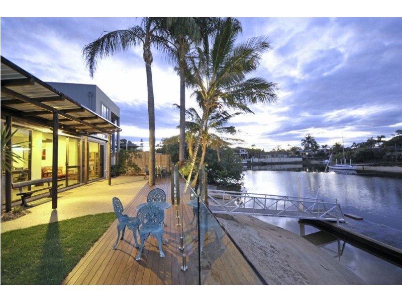 54 Clear Island Road, Broadbeach Waters QLD 4218