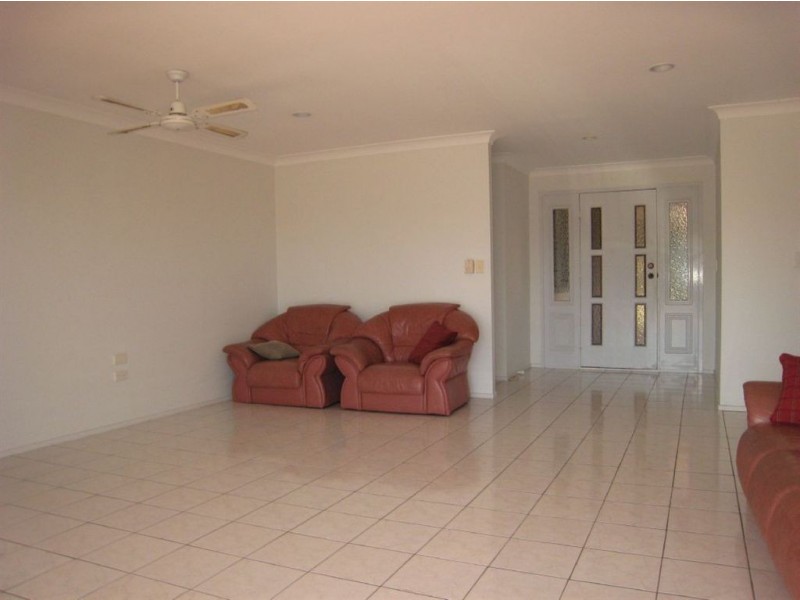 8 Rebecca Court, Broadbeach Waters QLD 4218