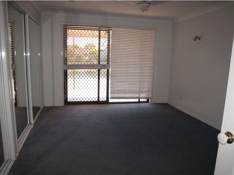 8 Rebecca Court, Broadbeach Waters QLD 4218