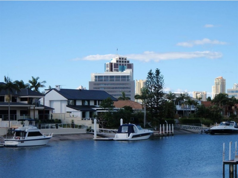 36 Daimler Drive, Bundall QLD 4217