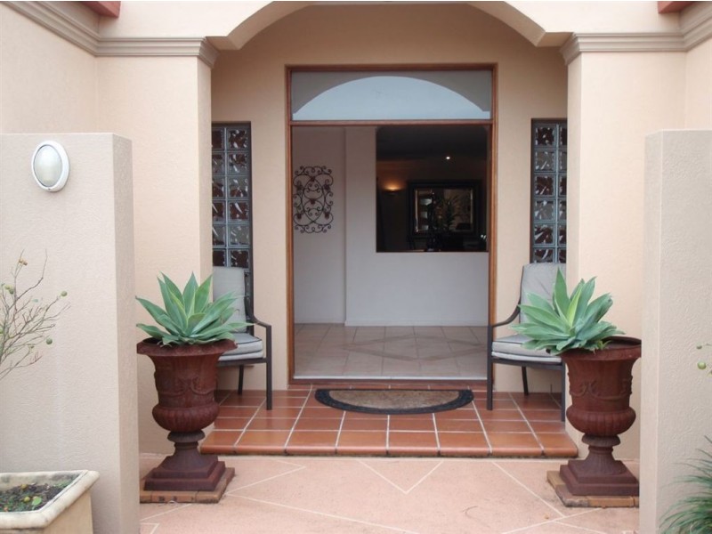 13 Jaeger Way, Benowa Waters QLD 4217