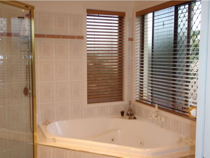 13 Jaeger Way, Benowa Waters QLD 4217