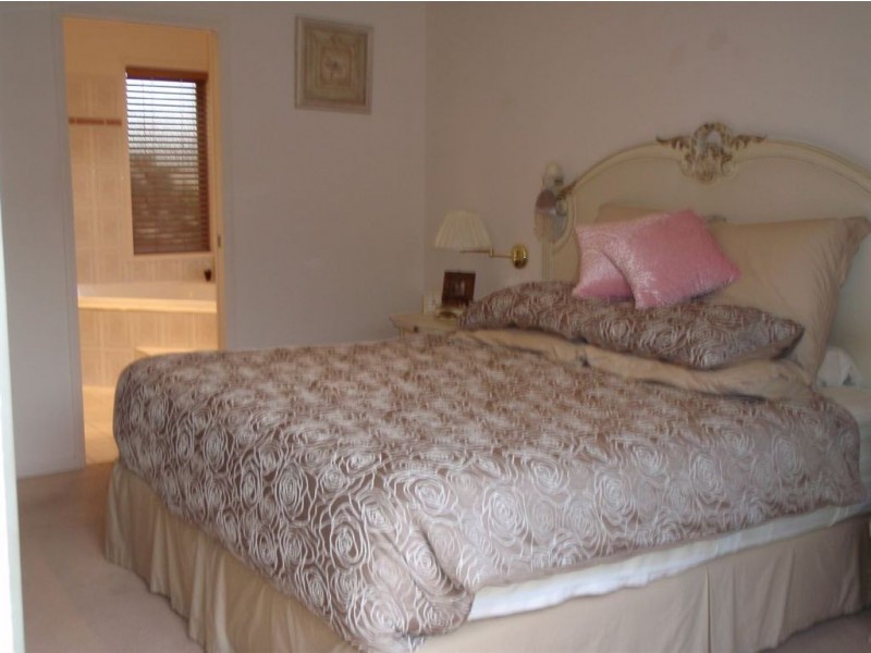 13 Jaeger Way, Benowa Waters QLD 4217