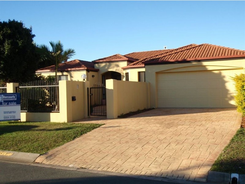 16 Arbuthnot Parade, Benowa QLD 4217