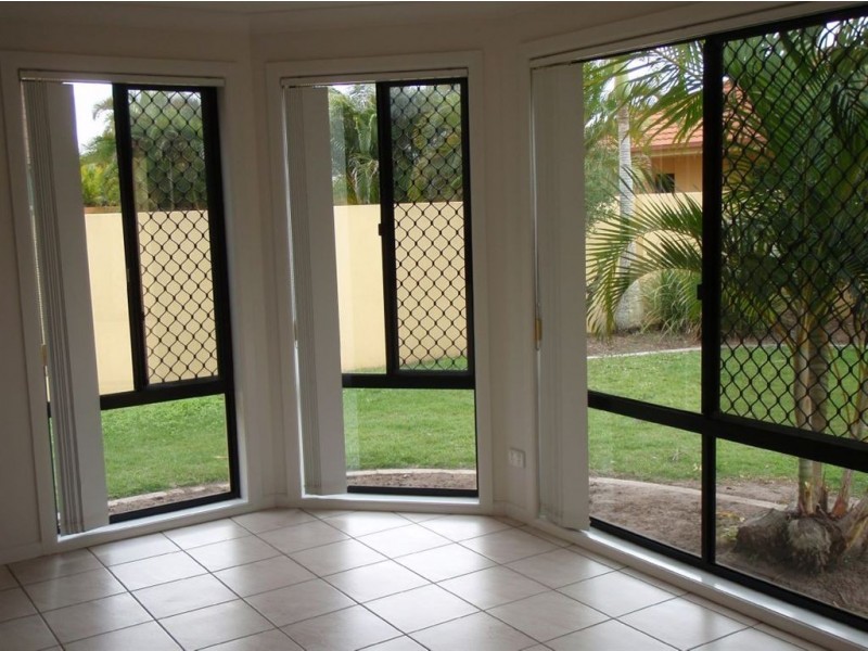 16 Arbuthnot Parade, Benowa QLD 4217