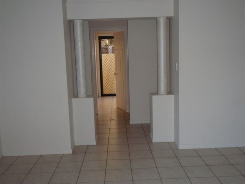 16 Arbuthnot Parade, Benowa QLD 4217