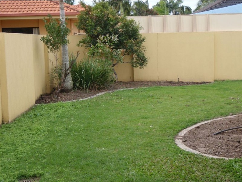 16 Arbuthnot Parade, Benowa QLD 4217