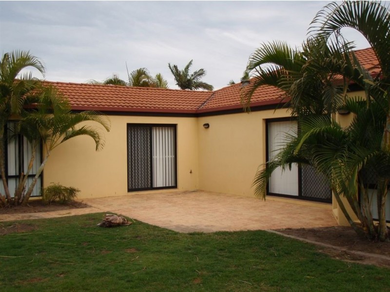 16 Arbuthnot Parade, Benowa QLD 4217