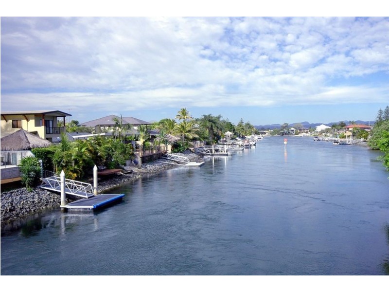 3 Allambi Avenue, Broadbeach Waters QLD 4218