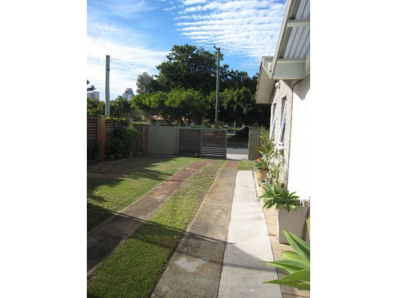 3 Allambi Avenue, Broadbeach Waters QLD 4218