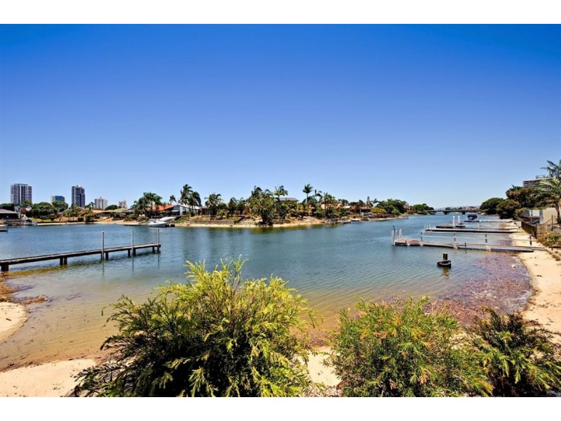 38 Merrimac Boulevard, Broadbeach Waters QLD 4218