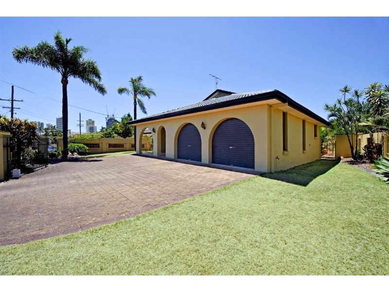 38 Merrimac Boulevard, Broadbeach Waters QLD 4218