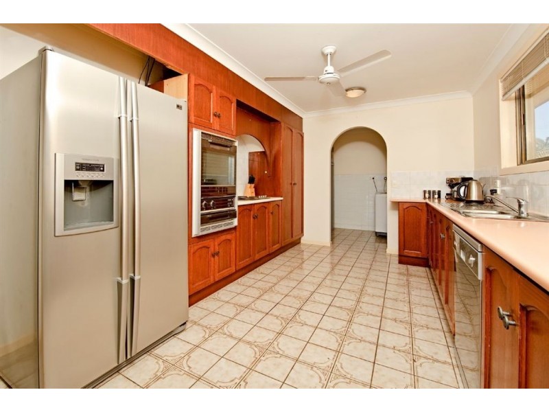 38 Merrimac Boulevard, Broadbeach Waters QLD 4218