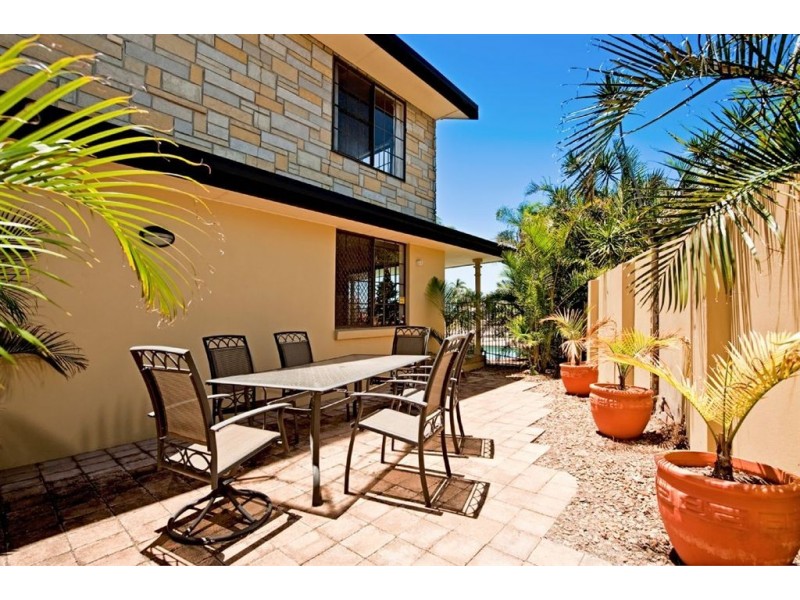 38 Merrimac Boulevard, Broadbeach Waters QLD 4218