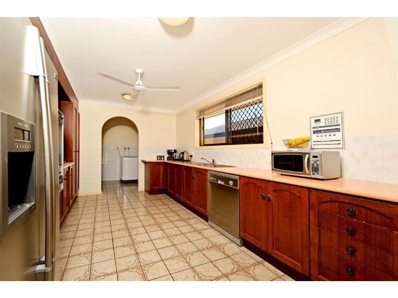 38 Merrimac Boulevard, Broadbeach Waters QLD 4218