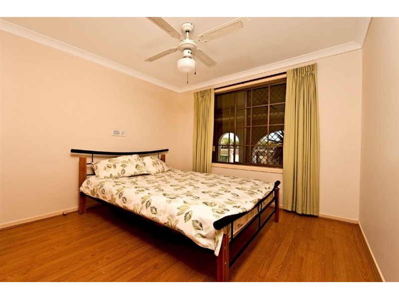 38 Merrimac Boulevard, Broadbeach Waters QLD 4218
