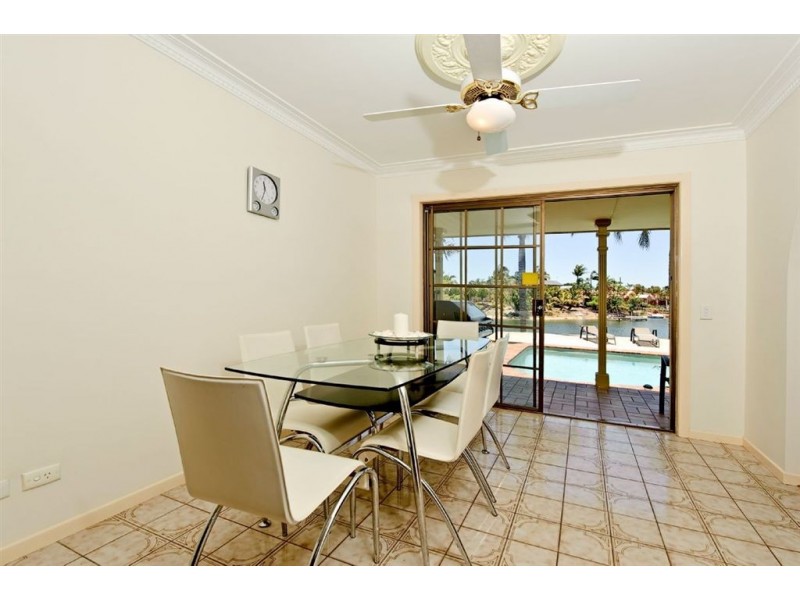 38 Merrimac Boulevard, Broadbeach Waters QLD 4218