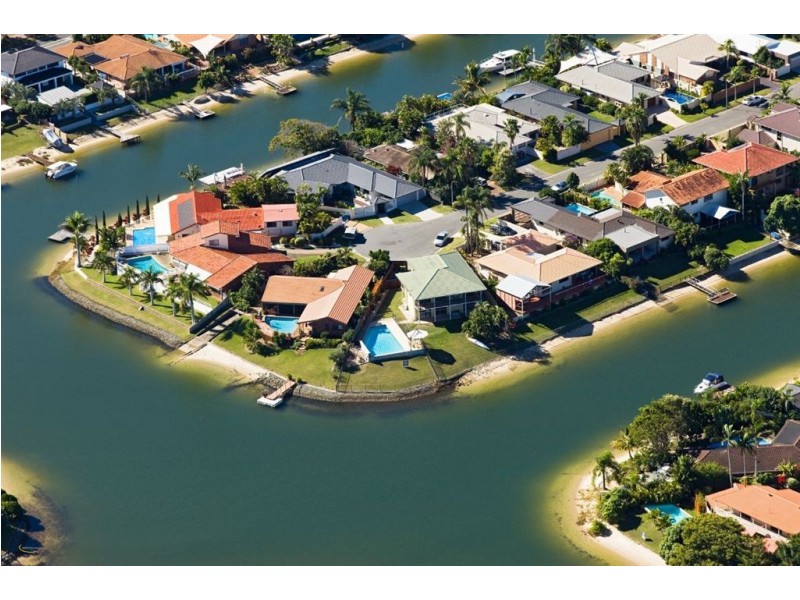 30 Bombala Street, Broadbeach Waters QLD 4218