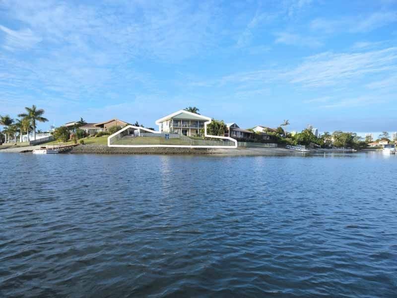 30 Bombala Street, Broadbeach Waters QLD 4218