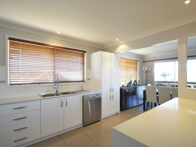 30 Bombala Street, Broadbeach Waters QLD 4218