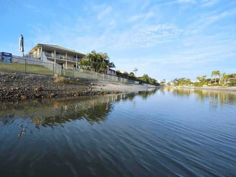 30 Bombala Street, Broadbeach Waters QLD 4218