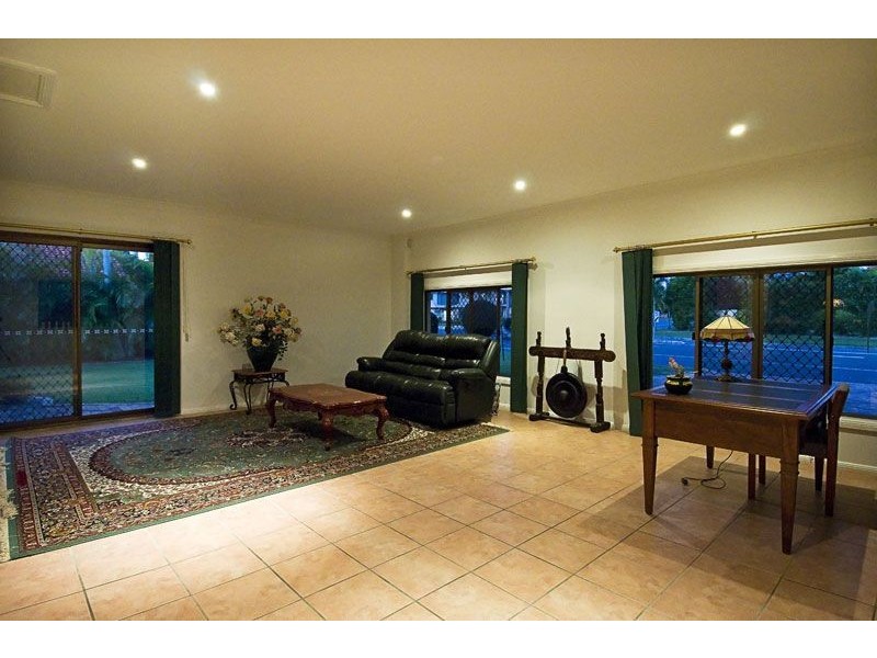401 Benowa Road, Benowa Waters QLD 4217