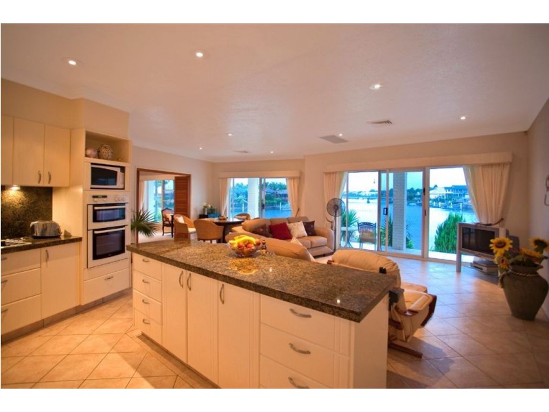 45 Portobello Drive, Mermaid Waters QLD 4218