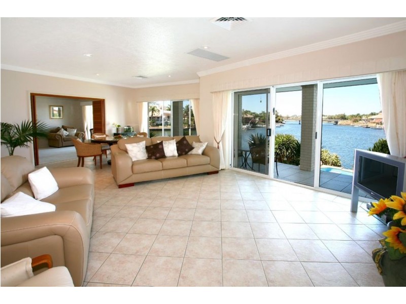 45 Portobello Drive, Mermaid Waters QLD 4218