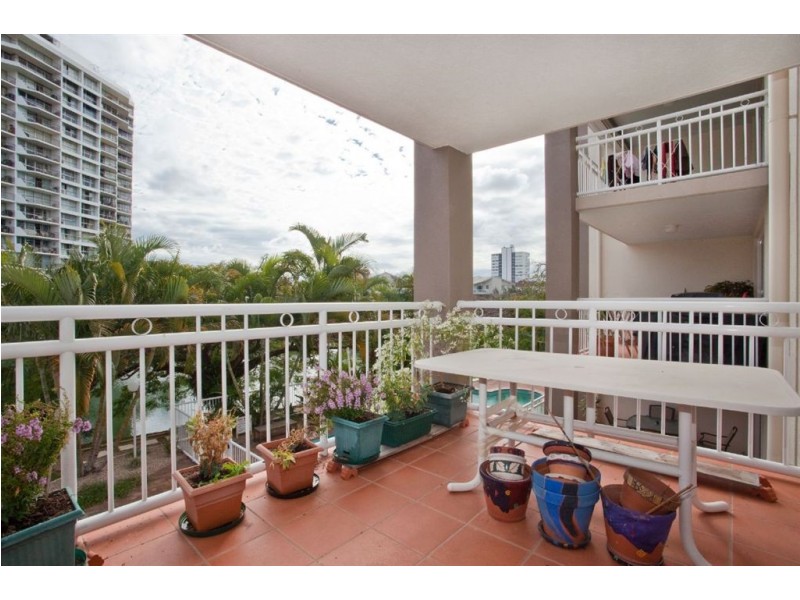 9/16 Paradise Island, Surfers Paradise QLD 4217