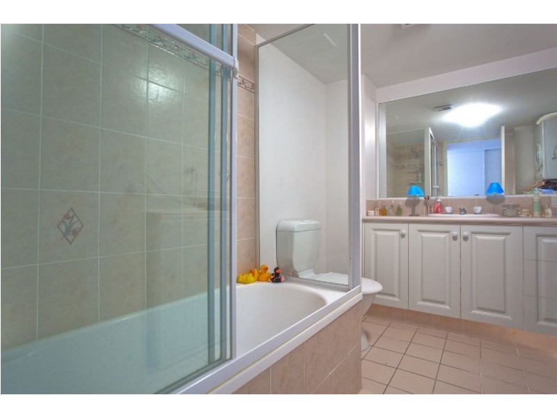 9/16 Paradise Island, Surfers Paradise QLD 4217