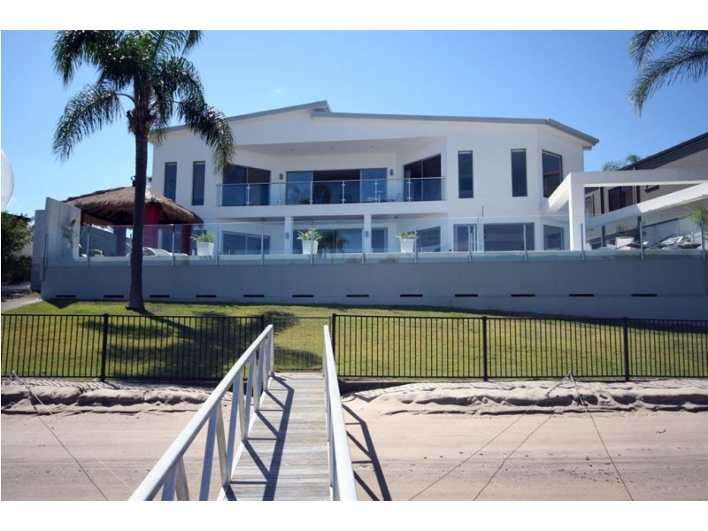 12 Saywell Street, Sorrento QLD 4217