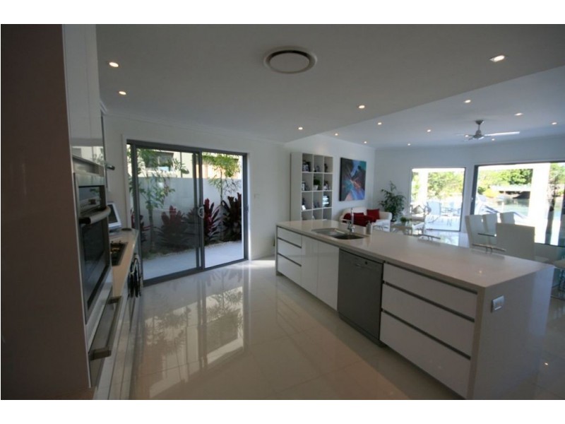 12 Saywell Street, Sorrento QLD 4217
