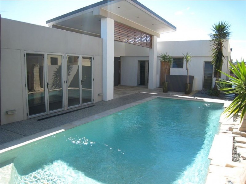 31 Furlong Street, Broadbeach Waters QLD 4218