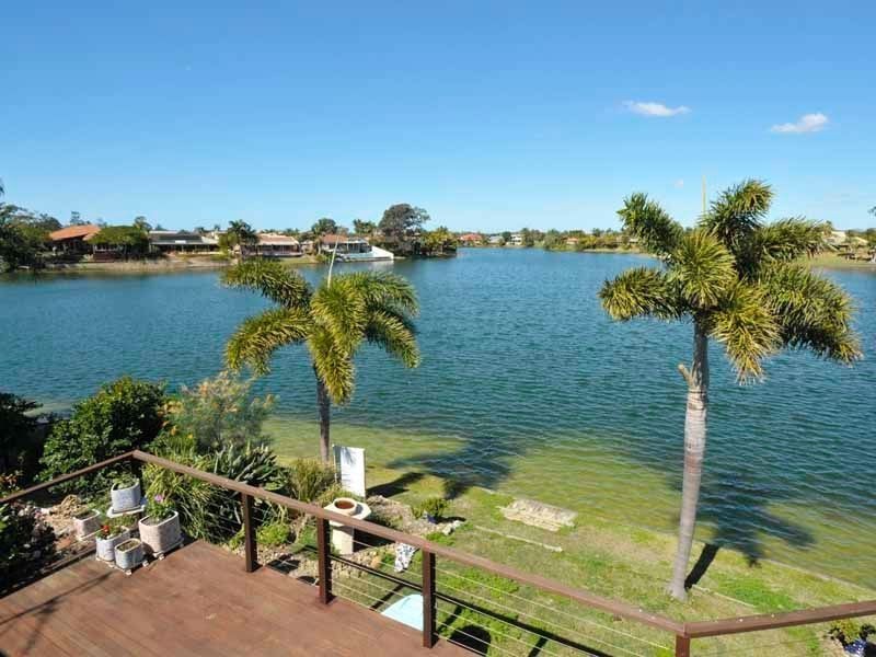 23 Long Island Court, Mermaid Waters QLD 4218
