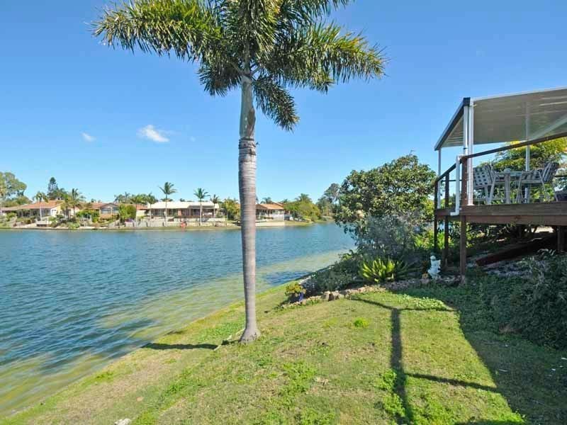 23 Long Island Court, Mermaid Waters QLD 4218