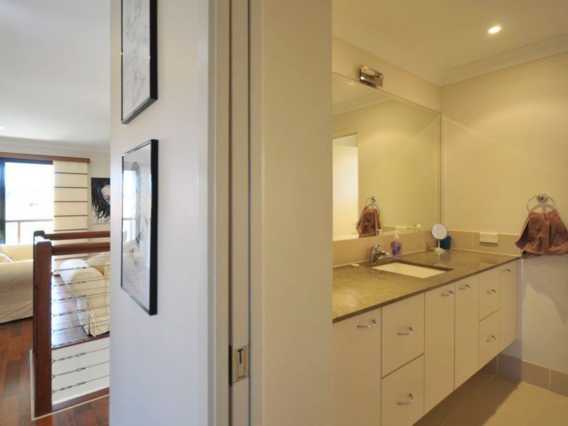 3 Leopard Tree Place, Molendinar QLD 4214