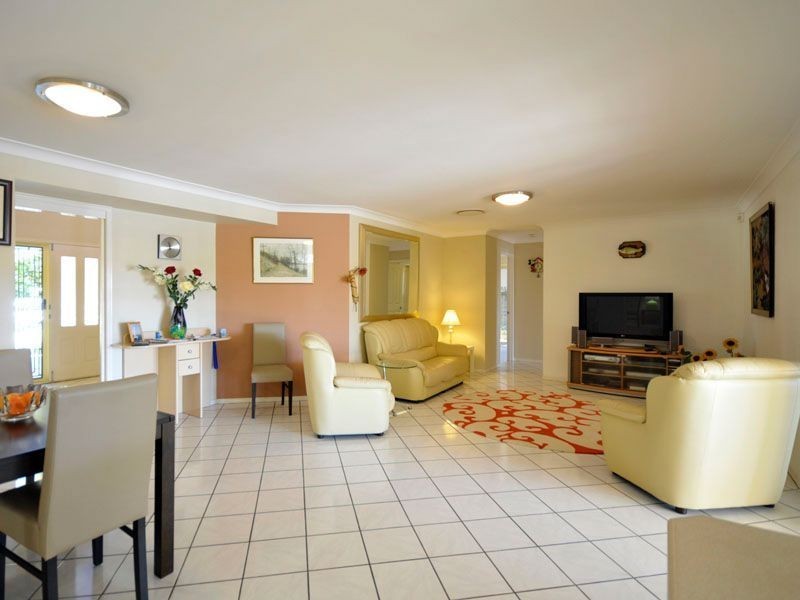 104 Cypress Drive, Broadbeach Waters QLD 4218