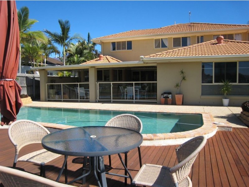 104 Cypress Drive, Broadbeach Waters QLD 4218