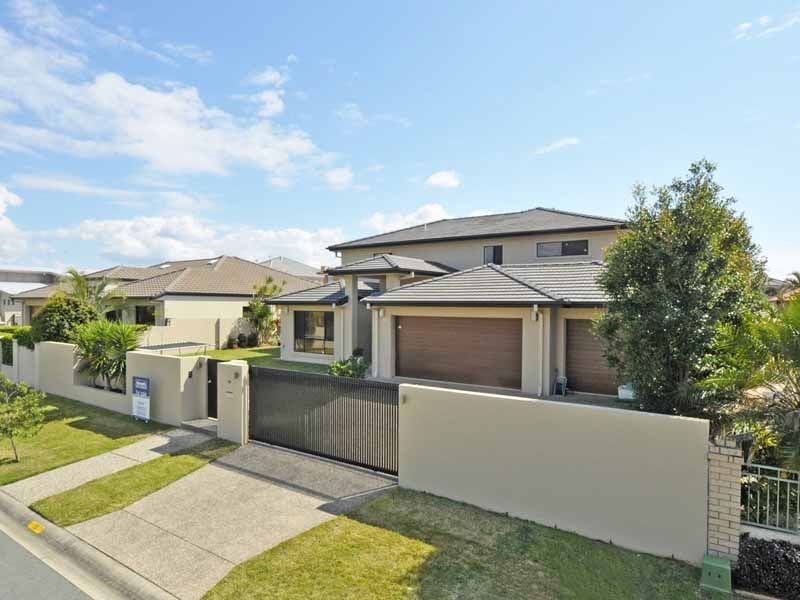 13 Rebholz Drive, Benowa QLD 4217