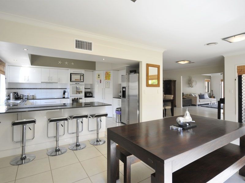 13 Rebholz Drive, Benowa QLD 4217
