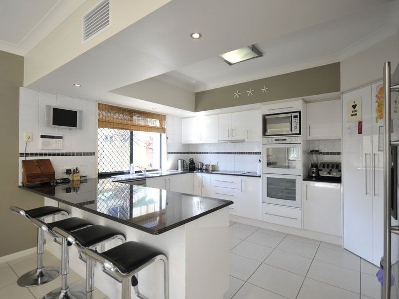 13 Rebholz Drive, Benowa QLD 4217