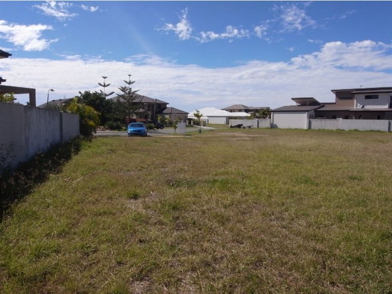 18 Ferrymans Court, ‘Riverlinks’, Helensvale QLD 4212