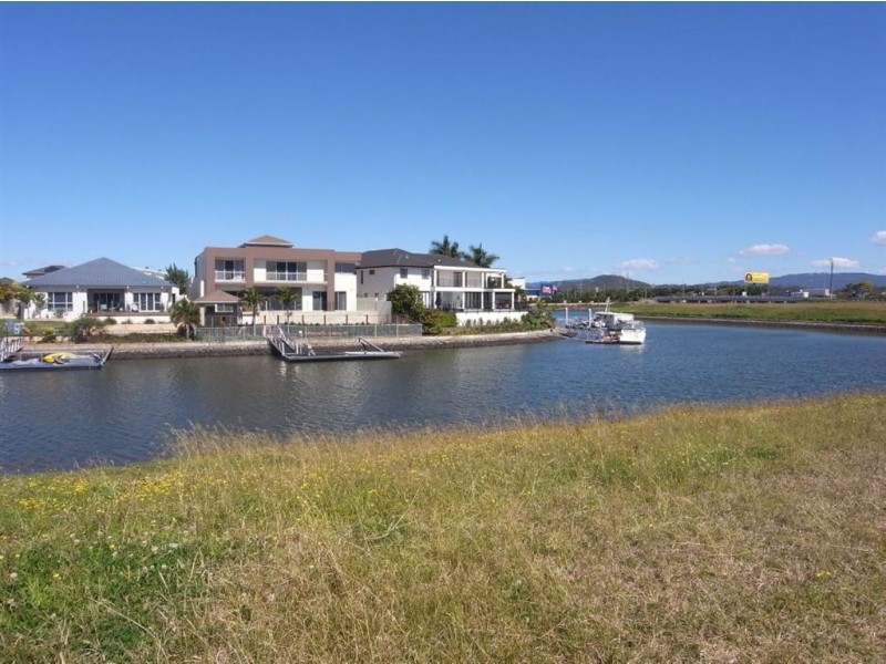 18 Ferrymans Court, ‘Riverlinks’, Helensvale QLD 4212