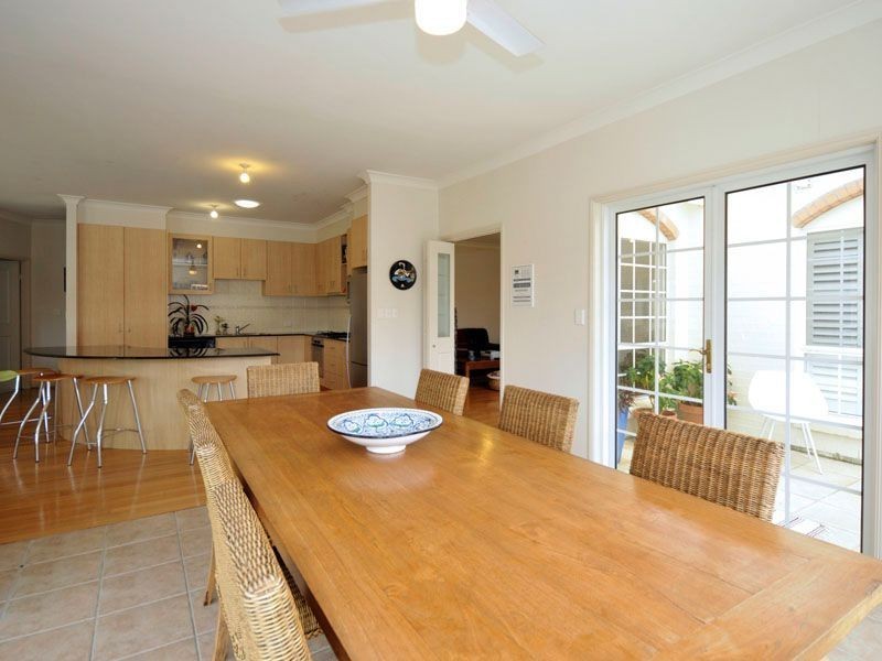 32 Arbuthnot Parade, Benowa Waters QLD 4217